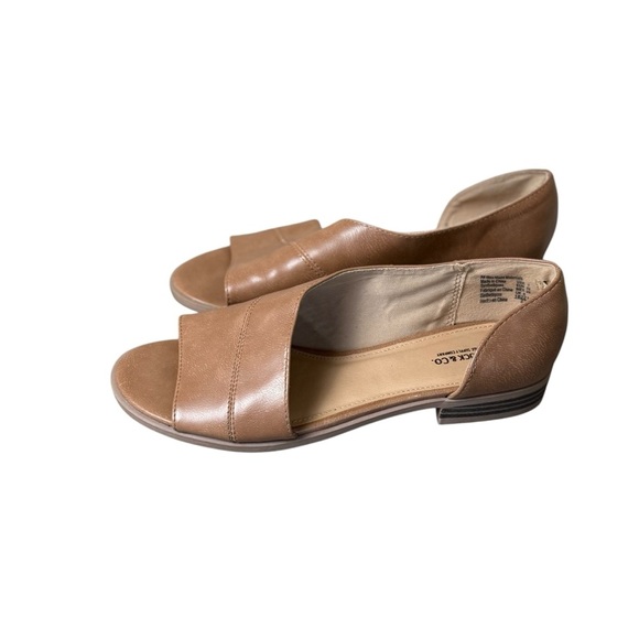 Roebuck & Co Womens Camel Tan Faux Leather Flats 8M Open Toe Sandals Neutral - Picture 1 of 11